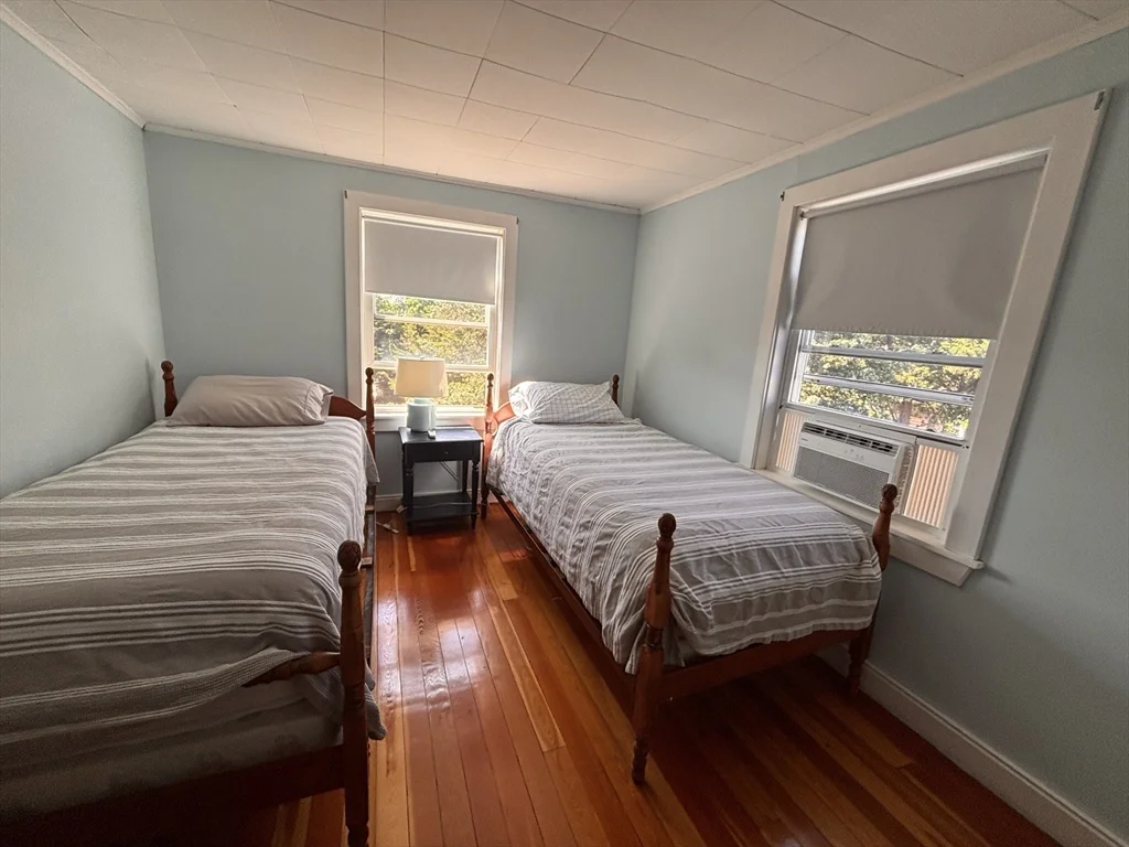 4 bed, 1 bath apartment for rent at 19 Bay Ave Winter Rental Unit 1, Marshfield — photo 13 of 15