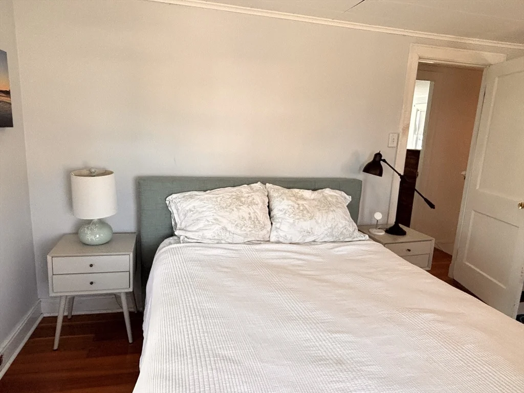 4 bed, 1 bath apartment for rent at 19 Bay Ave Winter Rental Unit 1, Marshfield — photo 9 of 15