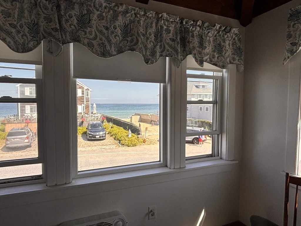 4 bed, 1 bath apartment for rent at 19 Bay Ave Winter Rental Unit 1, Marshfield — photo 12 of 15