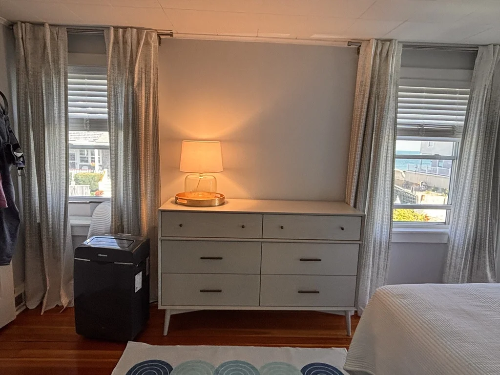 4 bed, 1 bath apartment for rent at 19 Bay Ave Winter Rental Unit 1, Marshfield — photo 7 of 15