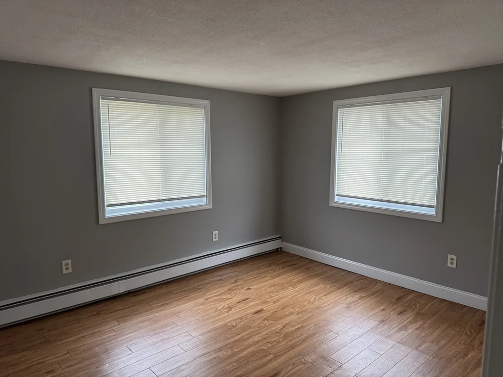 2 bed, 1 bath apartment for rent at 19 Beckford St Unit 9, Beverly — photo 4 of 9