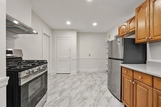 1 bed, 1 bath apartment for rent at 19 Beechcroft St Unit 2, Brighton — photo 8 of 9
