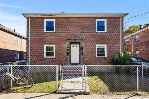 1 bed, 1 bath apartment for rent at 19 Beechcroft St Unit 2, Brighton — photo 1 of 9