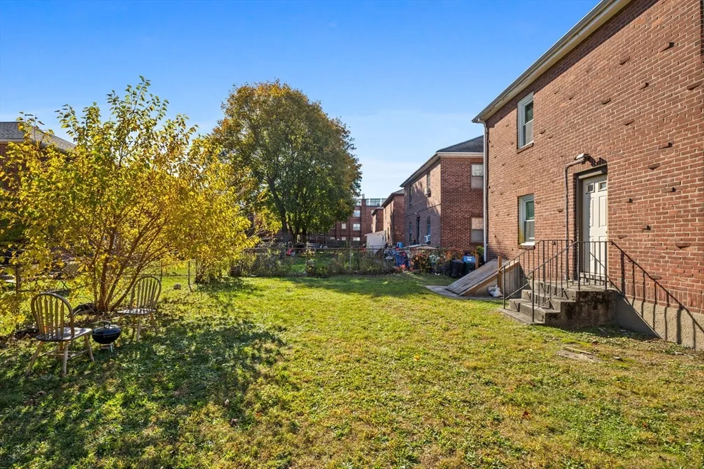 1 bed, 1 bath apartment for rent at 19 Beechcroft St Unit 2, Oak Square — photo 14 of 15