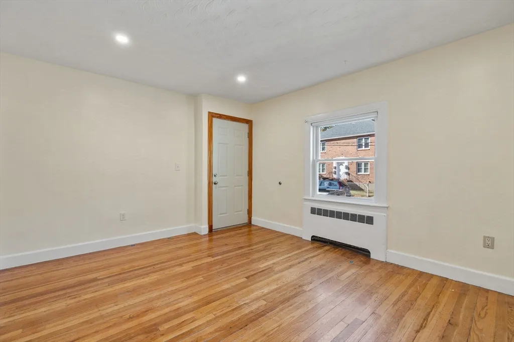 1 bed, 1 bath apartment for rent at 19 Beechcroft St Unit 2, Oak Square — photo 12 of 15