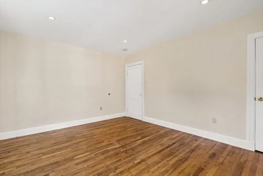 1 bed, 1 bath apartment for rent at 19 Beechcroft St Unit B, Oak Square — photo 7 of 9