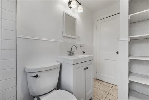 1 bed, 1 bath apartment for rent at 19 Beechcroft St Unit B, Oak Square — photo 5 of 9
