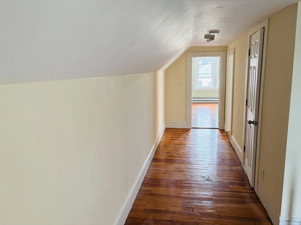 4 bed, 2 bath apartment for rent at 19 Bellingham Ave Unit 19, Everett — photo 17 of 21