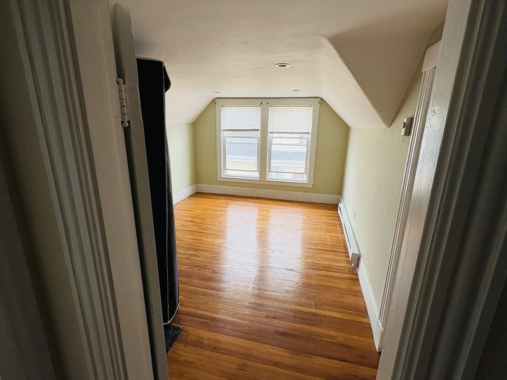4 bed, 2 bath apartment for rent at 19 Bellingham Ave Unit 19, Everett — photo 19 of 21