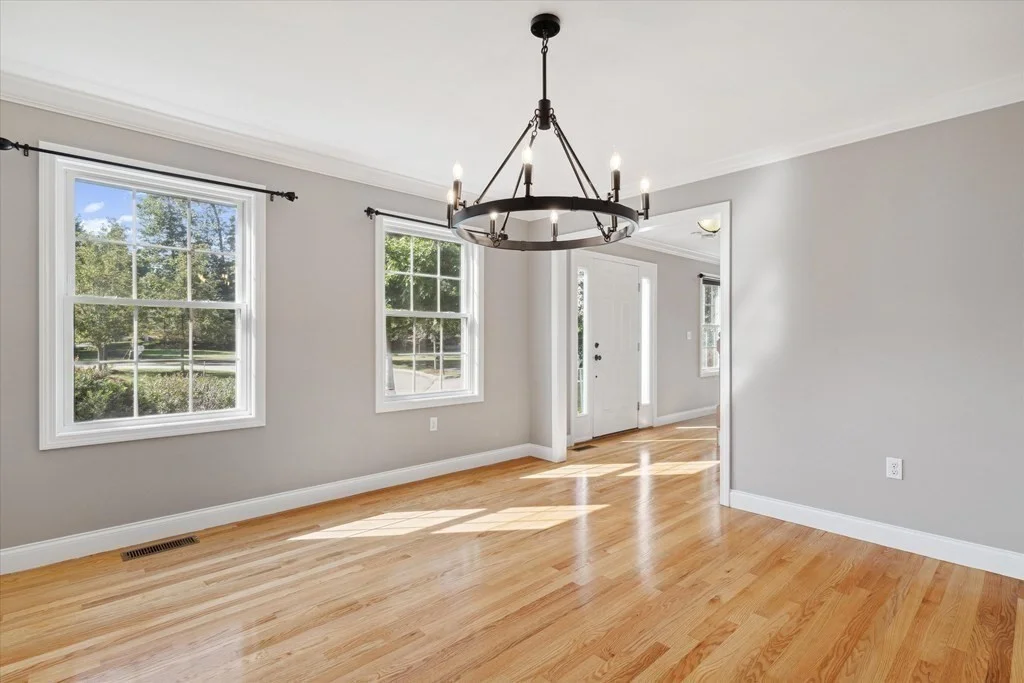 4 bed, 2 bath apartment for rent at 19 Benjamin Ln, Reading — photo 3 of 42
