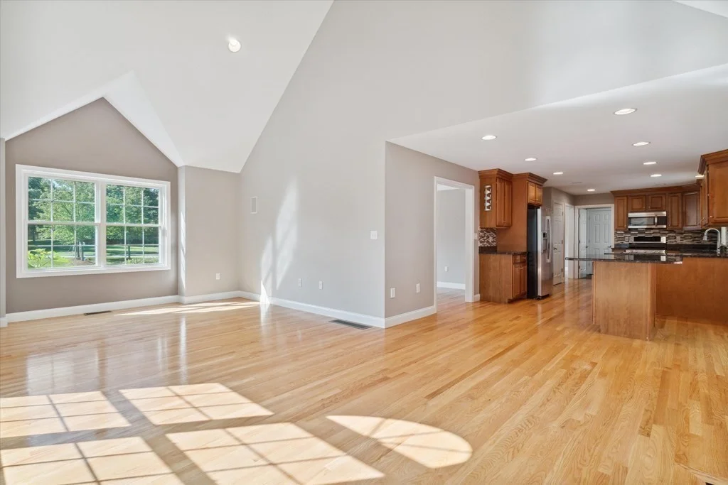 4 bed, 2 bath apartment for rent at 19 Benjamin Ln, Reading — photo 9 of 42