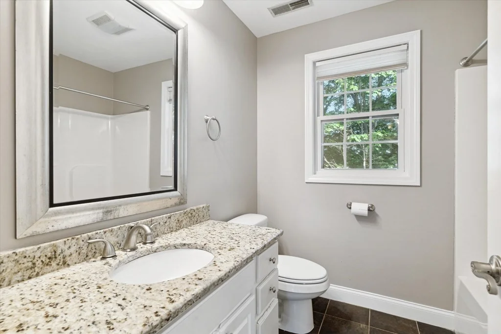 4 bed, 2 bath apartment for rent at 19 Benjamin Ln, Reading — photo 21 of 42