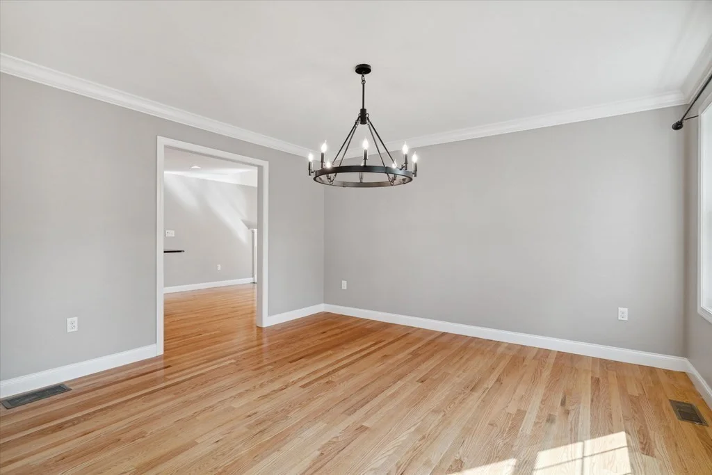4 bed, 2 bath apartment for rent at 19 Benjamin Ln, Reading — photo 5 of 42
