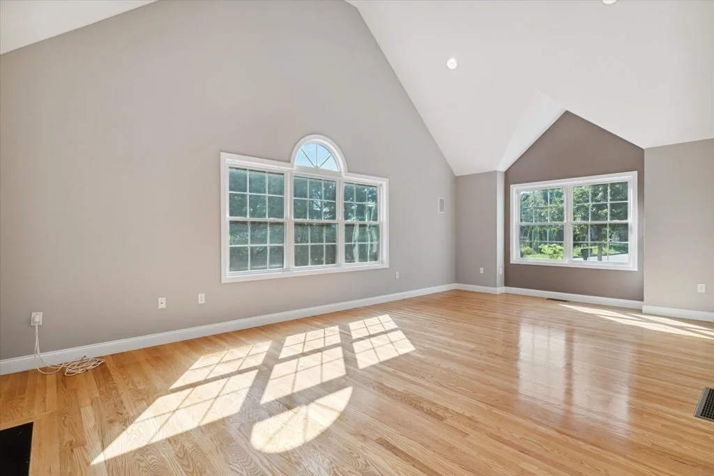 4 bed, 2 bath apartment for rent at 19 Benjamin Ln, Reading — photo 1 of 42