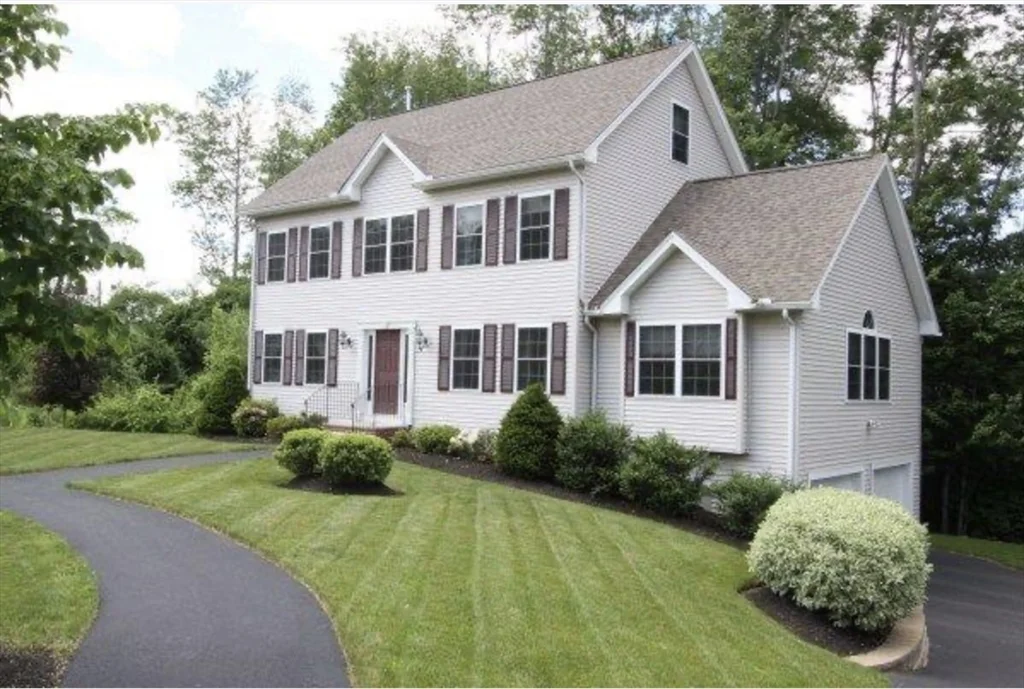 4 bed, 2 bath apartment for rent at 19 Benjamin Ln, Reading — photo 42 of 42
