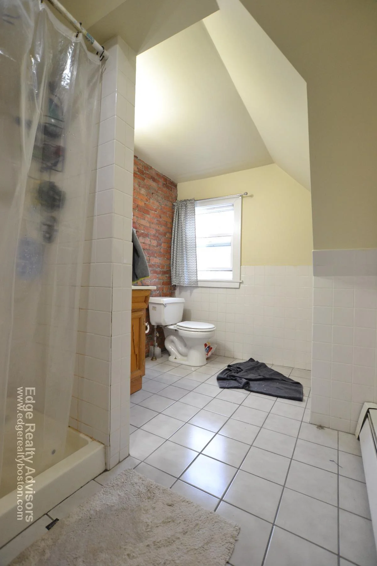 5 bed, 3 bath apartment for rent at 19 Bennett St Unit 1, Brighton — photo 15 of 15