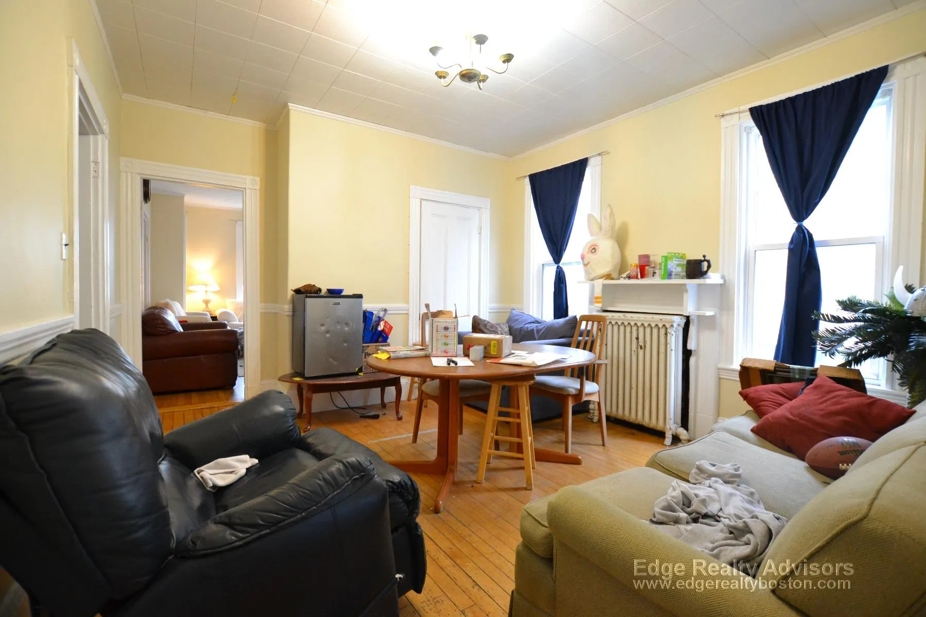 5 bed, 3 bath apartment for rent at 19 Bennett St Unit 1, Brighton — photo 3 of 15