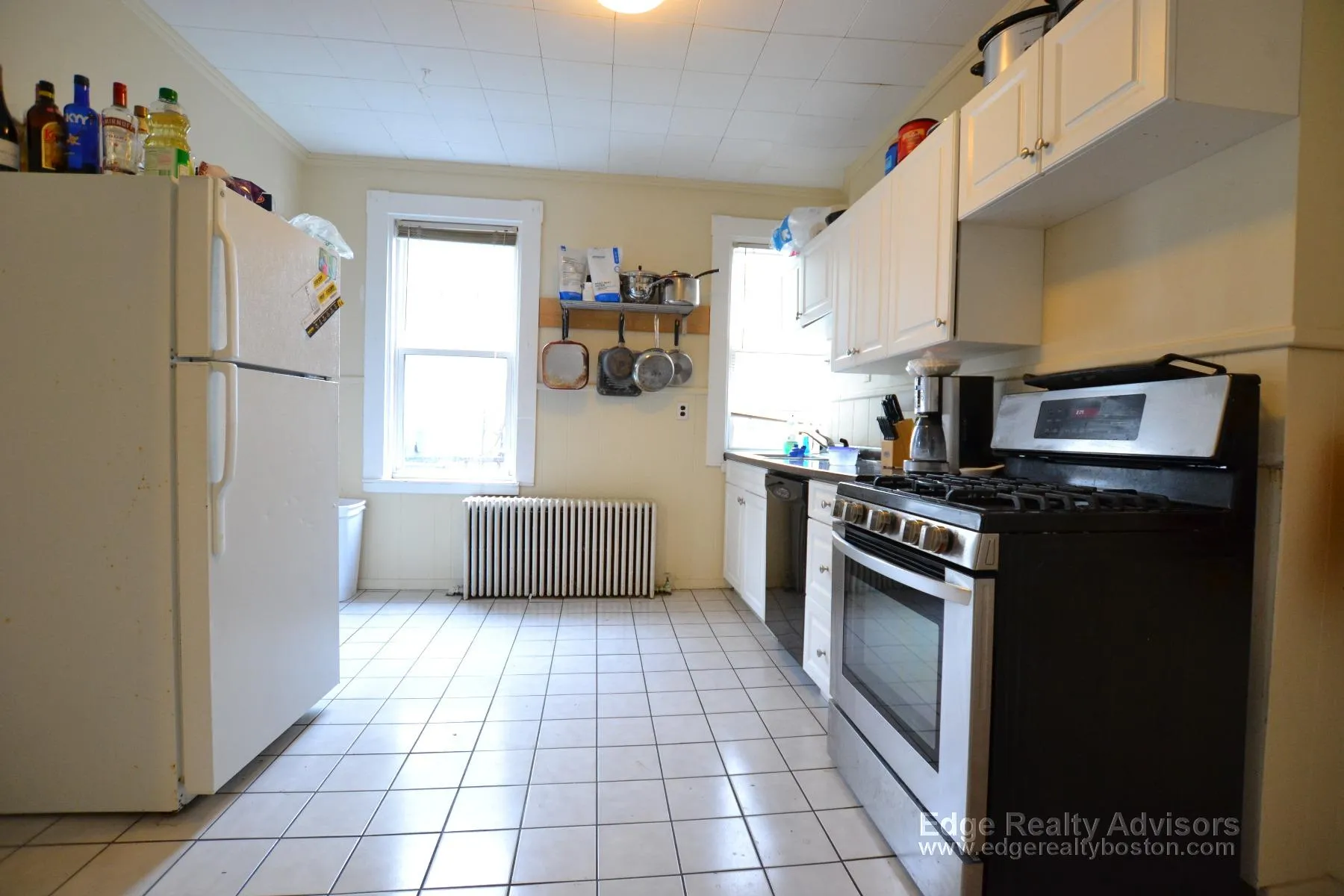 5 bed, 3 bath apartment for rent at 19 Bennett St Unit 1, Brighton — photo 5 of 15