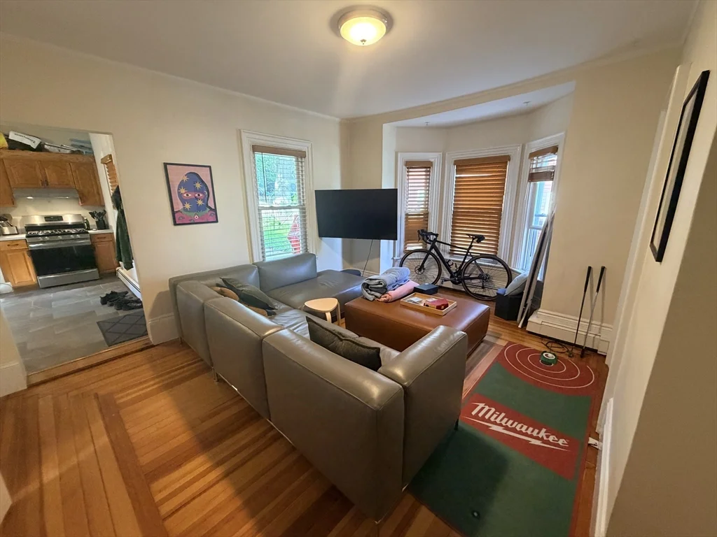 3 bed, 2 bath apartment for rent at 19 Berkeley St Unit 1, Spring Hill — photo 6 of 12