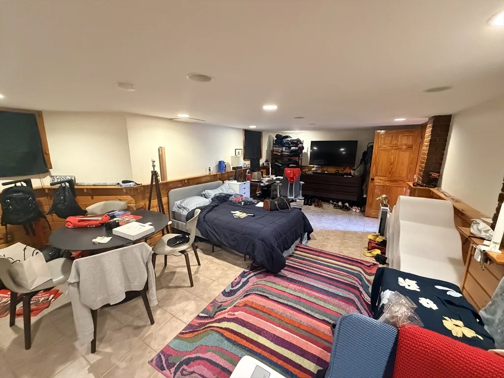 3 bed, 2 bath apartment for rent at 19 Berkeley St Unit 1, Spring Hill — photo 9 of 12