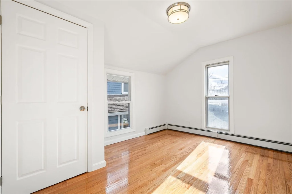 2 bed, 1 bath apartment for rent at 19 Berkley Rd Unit 2, Hull — photo 14 of 20