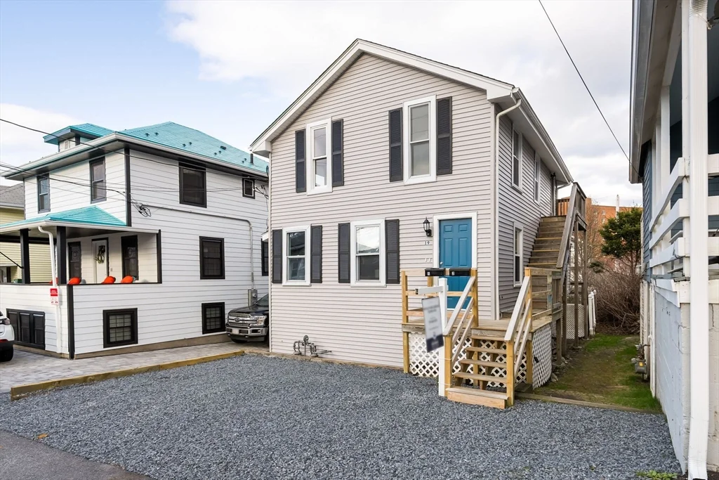 2 bed, 1 bath apartment for rent at 19 Berkley Rd Unit 2, Hull — photo 2 of 20