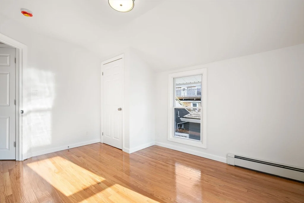 2 bed, 1 bath apartment for rent at 19 Berkley Rd Unit 2, Hull — photo 15 of 20