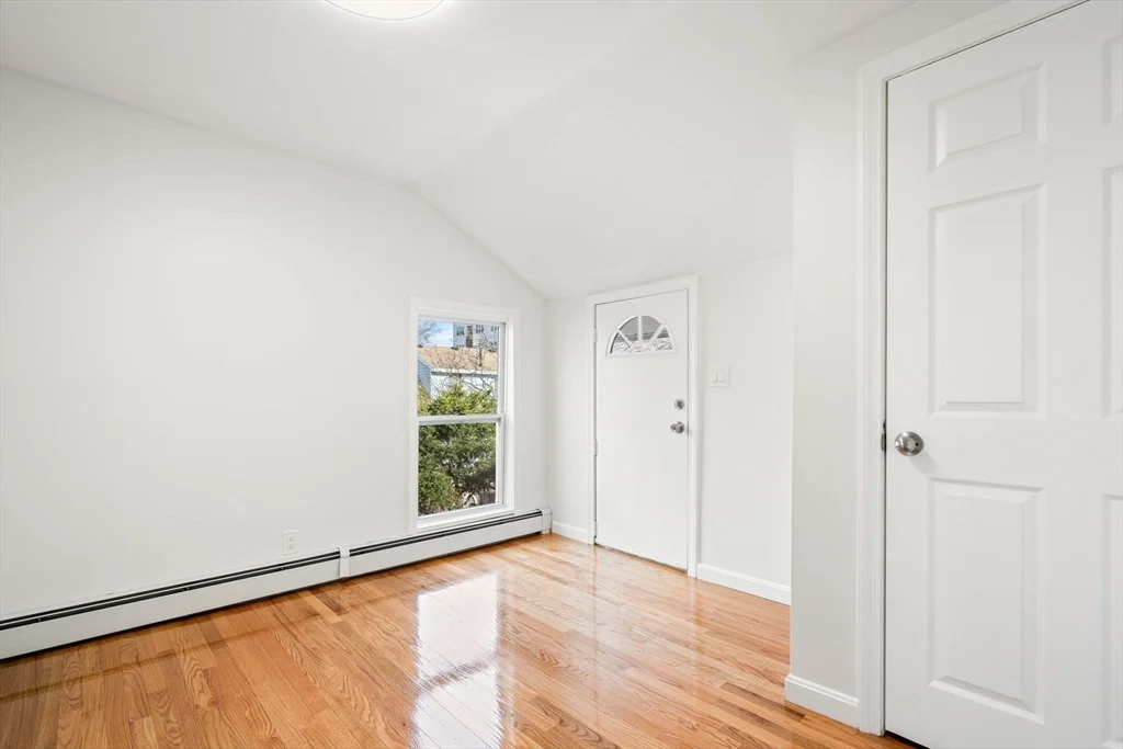 2 bed, 1 bath apartment for rent at 19 Berkley Rd Unit 2, Hull — photo 10 of 20
