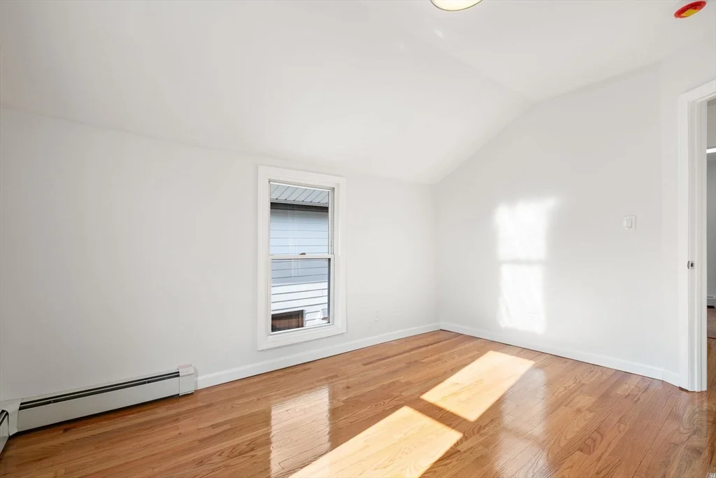 2 bed, 1 bath apartment for rent at 19 Berkley Rd Unit 2, Hull — photo 17 of 20