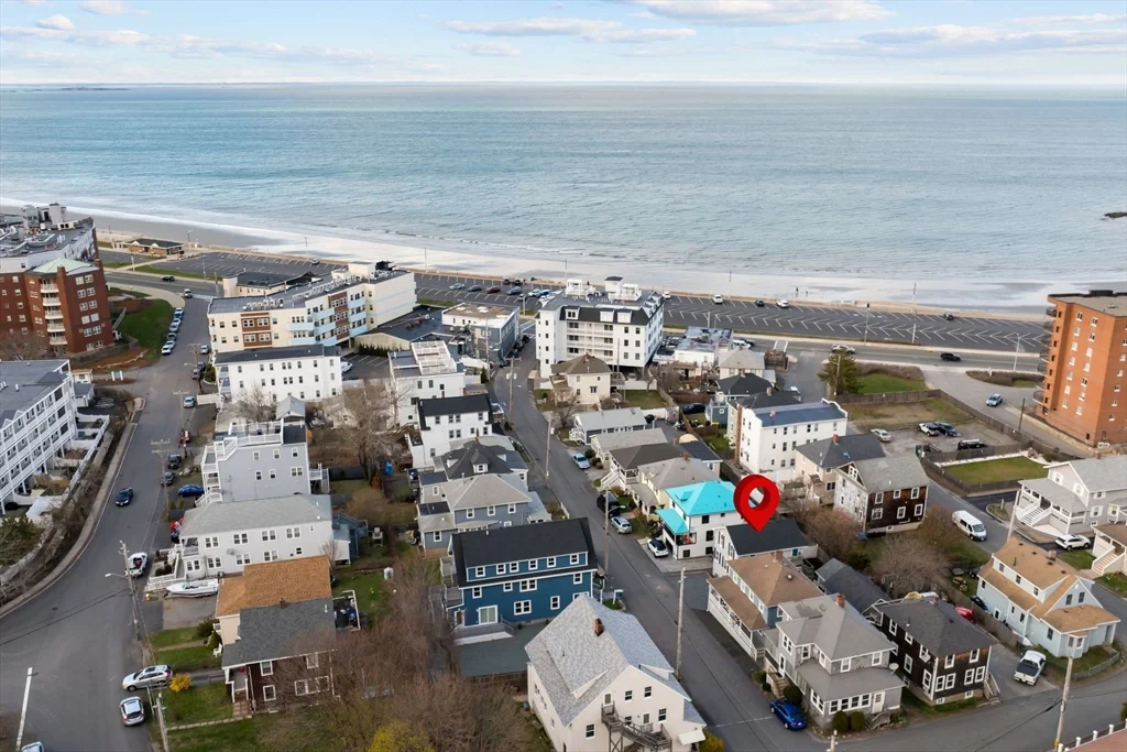 2 bed, 1 bath apartment for rent at 19 Berkley Rd Unit 2, Hull — photo 3 of 20
