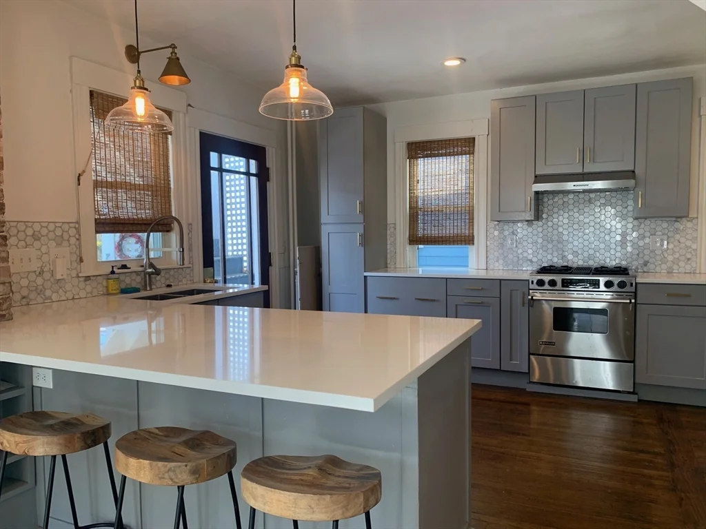 3 bed, 2 bath apartment for rent at 19 Bexley Rd Unit 1, Roslindale — photo 1 of 19