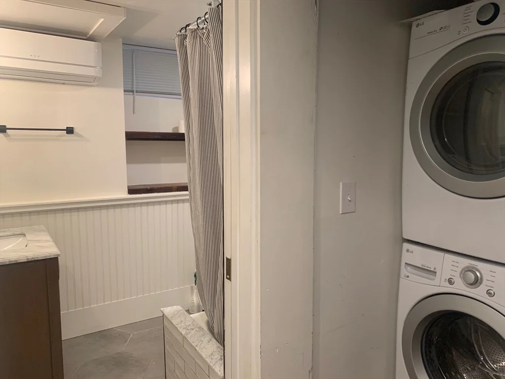 3 bed, 2 bath apartment for rent at 19 Bexley Rd Unit 1, Roslindale — photo 13 of 19