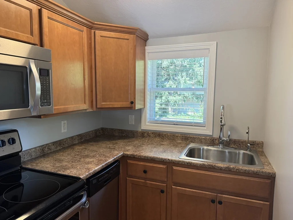 2 bed, 1 bath apartment for rent at 19 Birch Ter Unit 1, Carver — photo 4 of 38