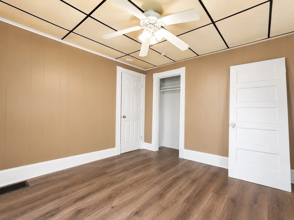 3 bed, 1 bath apartment for rent at 19 Blaine Ave Unit 2, Beverly — photo 15 of 18