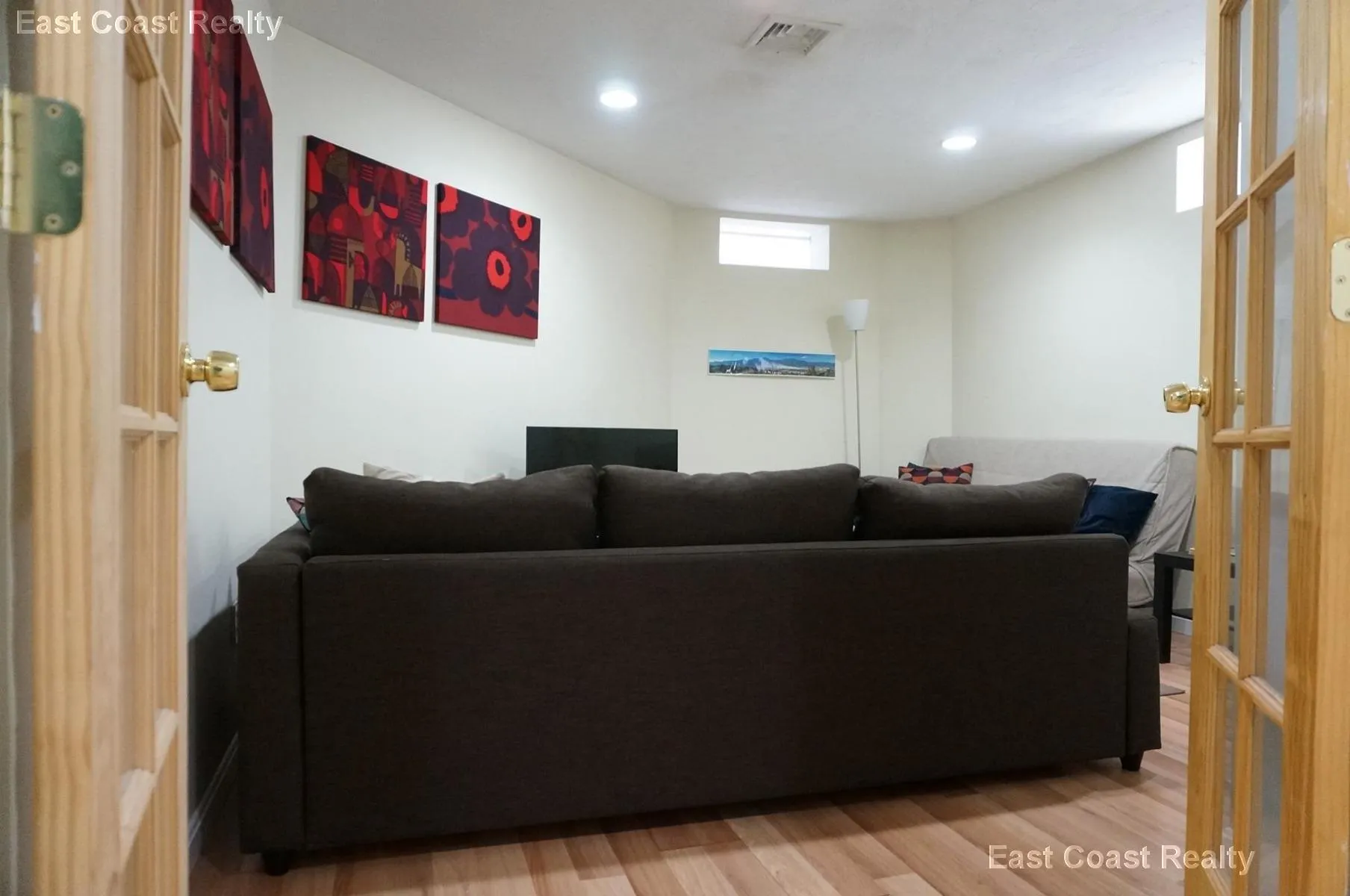 3 bed, 2 bath apartment for rent at 19 Braemore Rd Unit 1, Brighton — photo 2 of 21