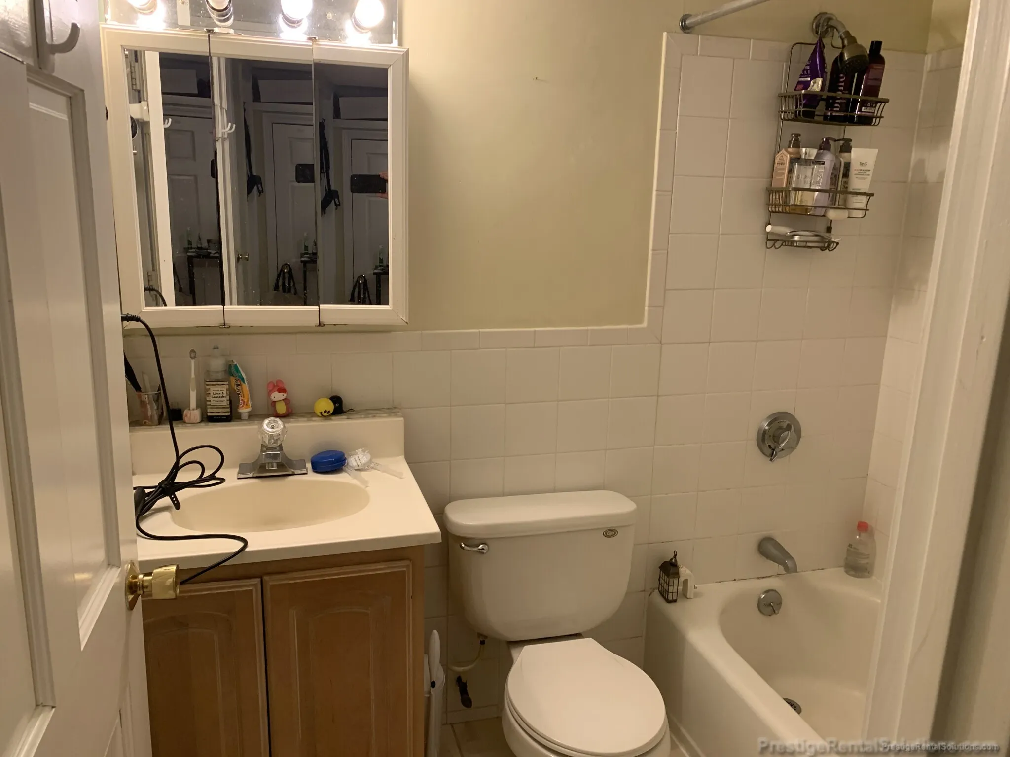 3 bed, 2 bath apartment for rent at 19 Braemore Rd Unit 1, Brighton — photo 4 of 18