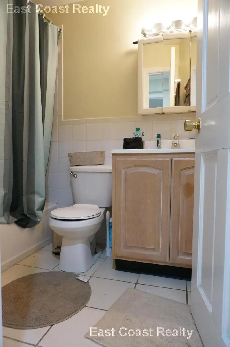 3 bed, 2 bath apartment for rent at 19 Braemore Rd Unit 1, Brighton — photo 12 of 21