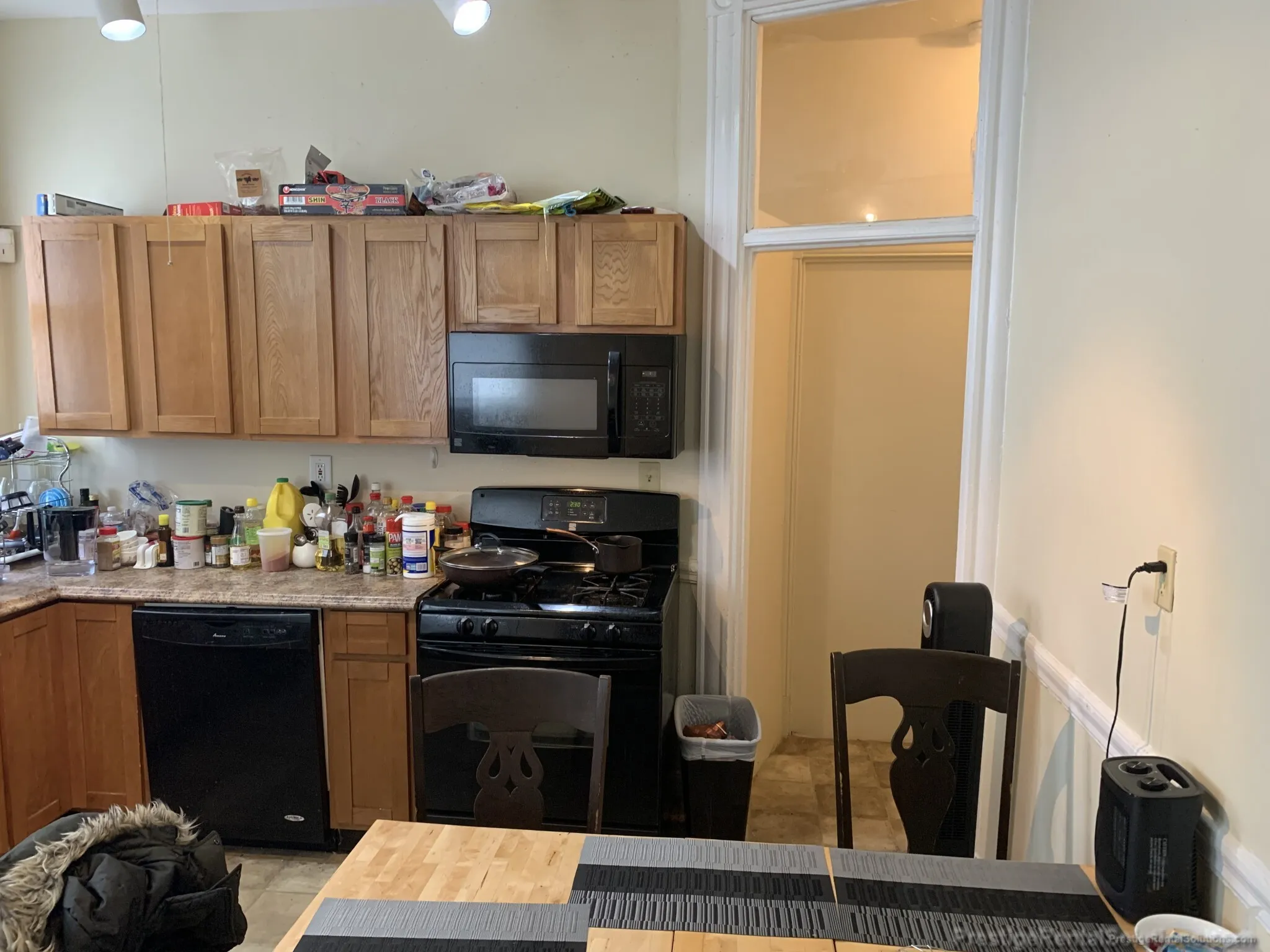 3 bed, 2 bath apartment for rent at 19 Braemore Rd Unit 1, Brighton — photo 11 of 18