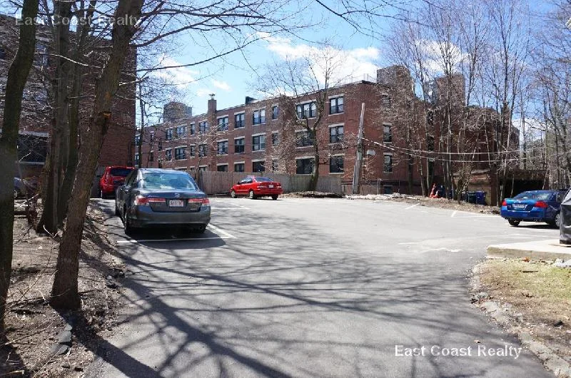3 bed, 2 bath apartment for rent at 19 Braemore Rd Unit 1, Brighton — photo 21 of 21