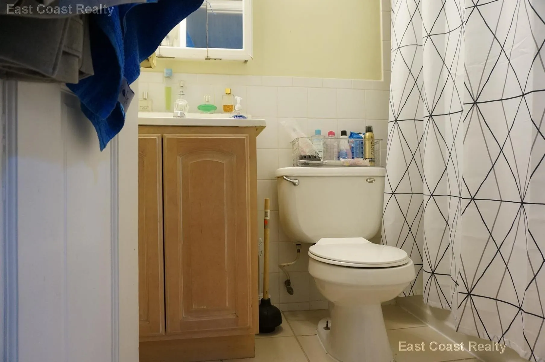 3 bed, 2 bath apartment for rent at 19 Braemore Rd Unit 1, Brighton — photo 16 of 21