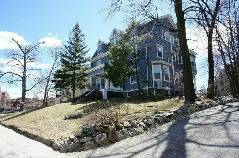 4 bed, 2 bath apartment for rent at 19 Braemore Rd Unit 3., Brighton — photo 21 of 23