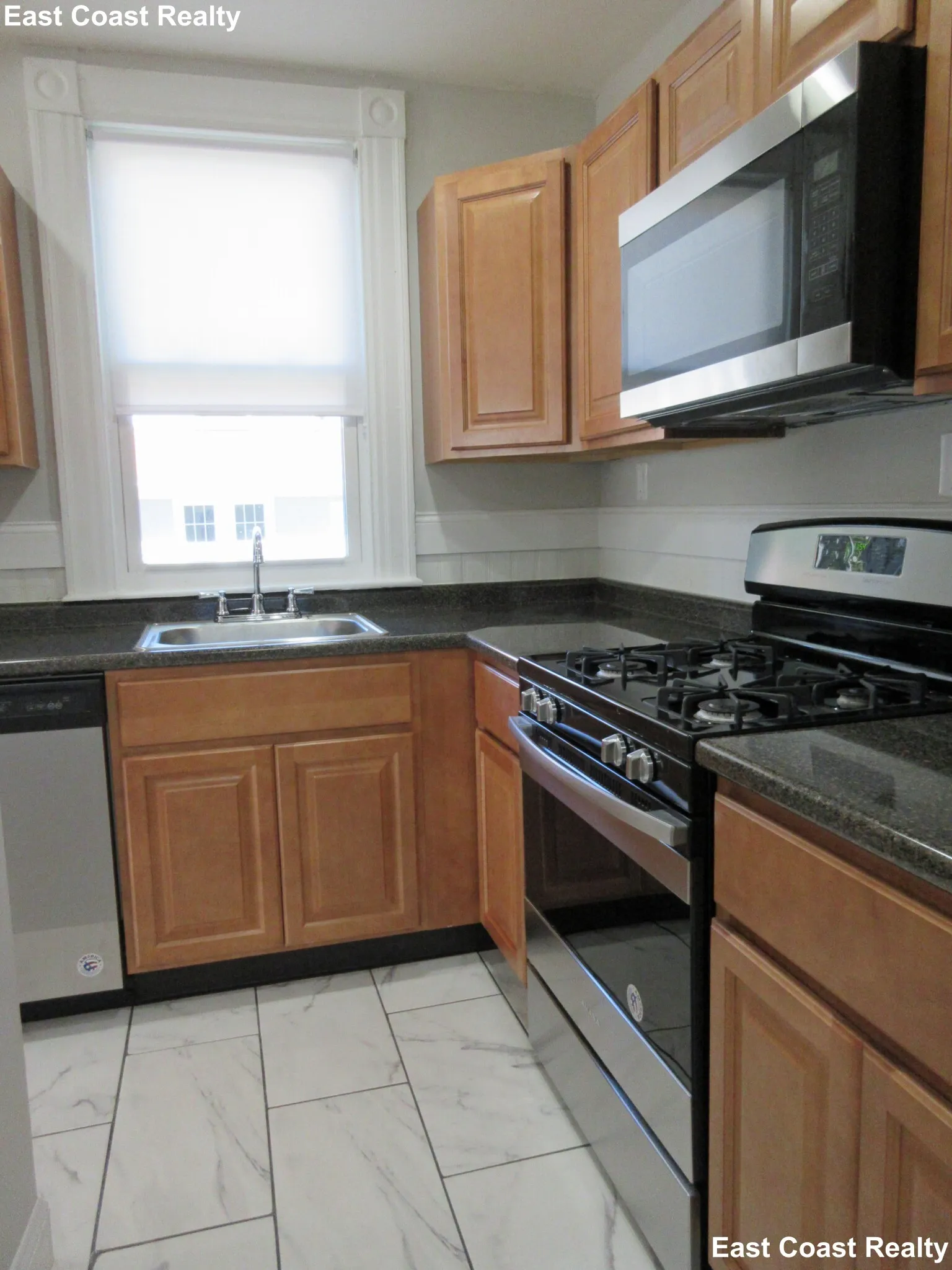 4 bed, 2 bath apartment for rent at 19 Braemore Rd Unit 3., Brighton — photo 3 of 23