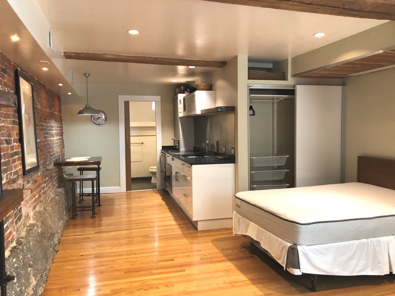 Studio bed, 1 bath apartment for rent at 19 Branch St Unit B, Beacon Hill