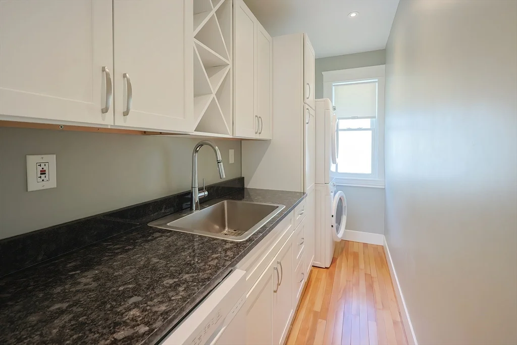 3 bed, 1 bath apartment for rent at 19 Brantwood Rd Unit 2, Worcester — photo 5 of 25