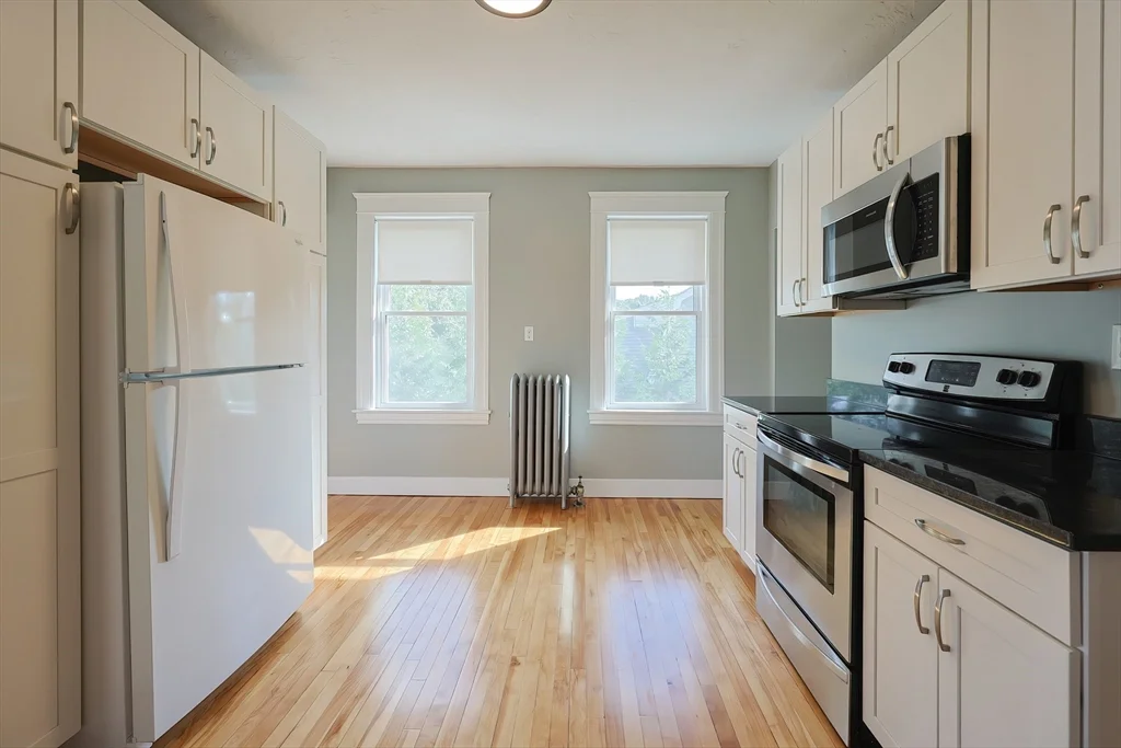 3 bed, 1 bath apartment for rent at 19 Brantwood Rd Unit 2, Worcester — photo 2 of 25