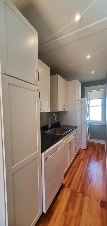 3 bed, 1 bath apartment for rent at 19 Brantwood Rd Unit 2Pl, Worcester — photo 4 of 13
