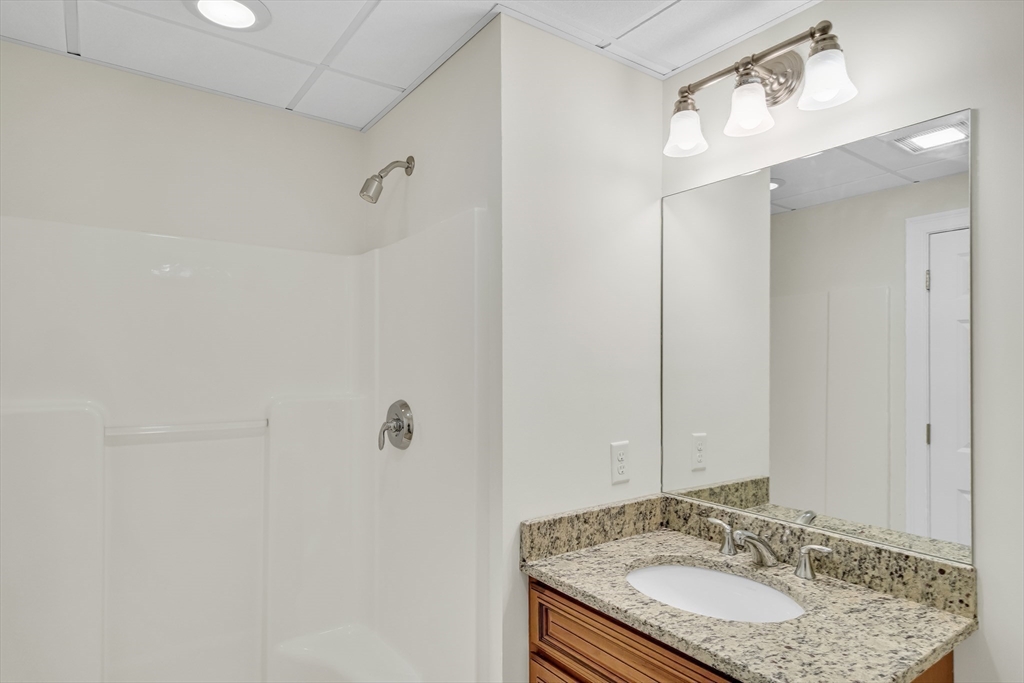 4 bed, 4+ bath apartment for rent at 19 Bryn Mawr Rd, Wellesley — photo 24 of 26