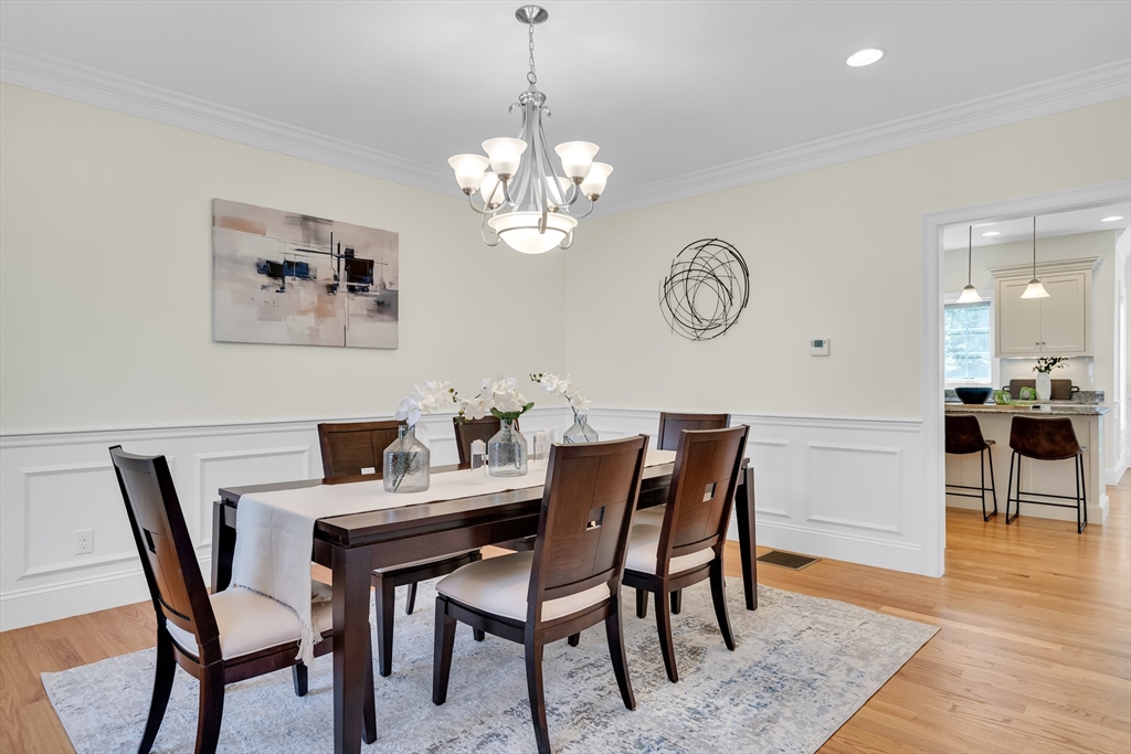 4 bed, 4+ bath apartment for rent at 19 Bryn Mawr Rd, Wellesley — photo 3 of 26