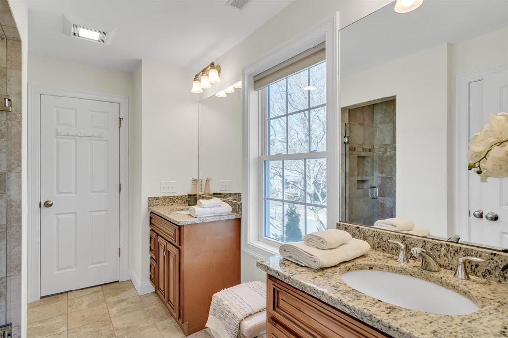 4 bed, 4+ bath apartment for rent at 19 Bryn Mawr Rd, Wellesley — photo 20 of 26
