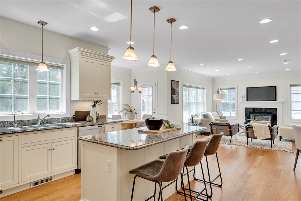 4 bed, 4+ bath apartment for rent at 19 Bryn Mawr Rd, Wellesley — photo 10 of 26